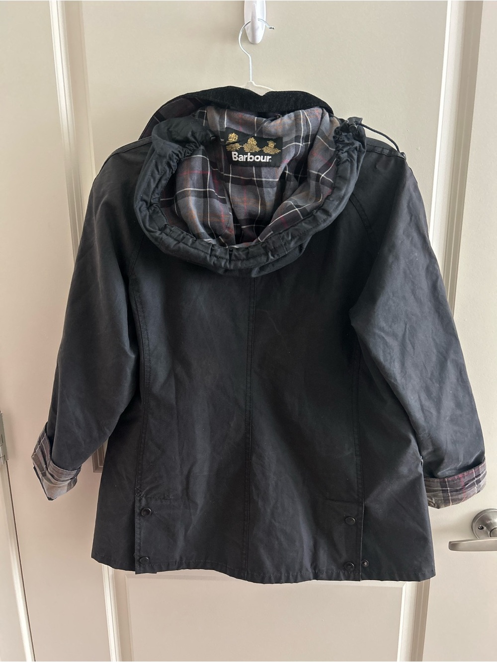 Barbour 6 US Black Hooded Beadnell Wax Jacket Classic Tartan Plaid Lining Barn - Picture 5 of 8
